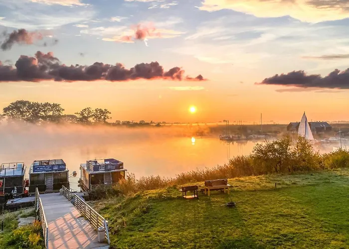 船屋 Beautiful Ship In With Wifi 3*